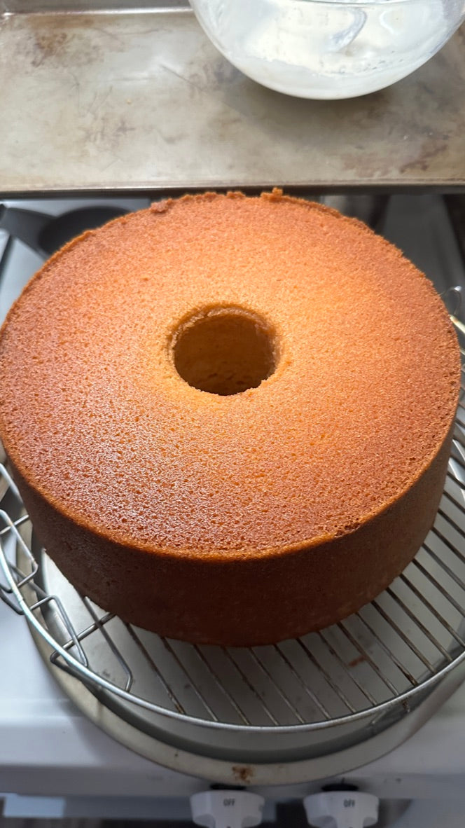 Large 7 Up Cake